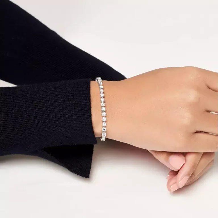 Striking the Balance: Style Meets Simplicity in 3-Carat Tennis Bracelets