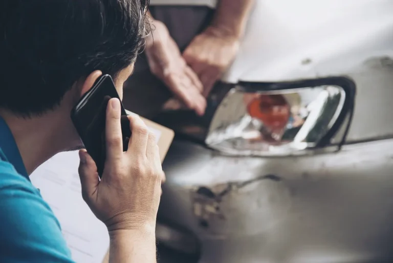 8 Questions to Ask Your Car Crash Lawyer Before Hiring